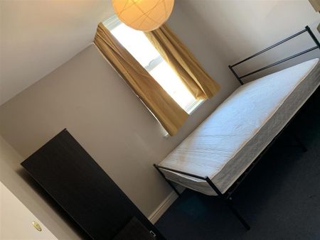 5 bedroom house to rent - Photo 2