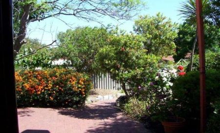 ROSSMOYNE HIGH SCHOOL ZONE! - Photo 2