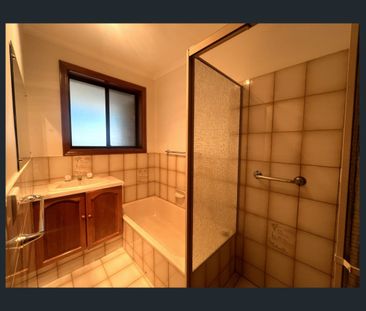 Well-Located Two Bedroom Unit Close to All Amenities! - Photo 4