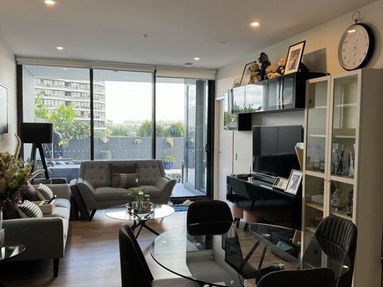 Fully Furnished 2 Bedroom Apartment - Photo 1