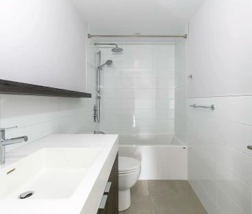 664 Spadina Ave — 664 Spadina Ave - 3 Bedroom - Photo 1