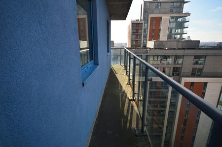 2 Bed Flat, Westgate Apartments, E16 - Photo 5