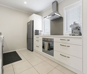 Located at 4 Anna Jean Crescent, this 3-bedroom, 2-bathroom home of... - Photo 1