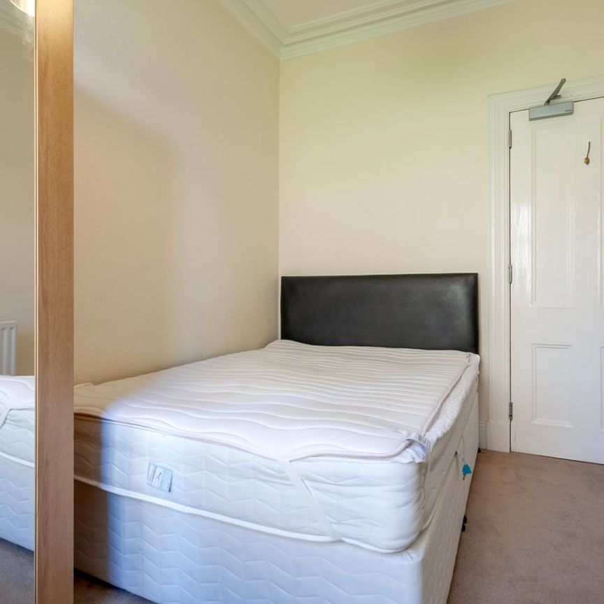 3 Bed Flat, Orchard Street, AB24 - Photo 1