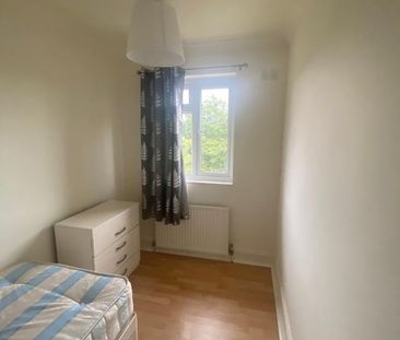 Room in a Shared Flat, Longberrys, NW2 - Photo 1