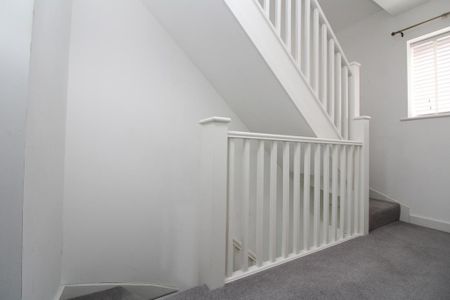 3 bedroom terraced house to rent - Photo 4