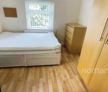 6 bedroom house to rent - Photo 4