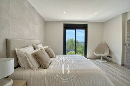 LOCATION SAISONNIÈRE - SAINTE-MAXIME - VILLA MODERNE VUE GOLF - 4 CHAMBRES - Photo 2