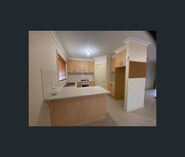 2/7 Forest Road South, Lara, Vic 3212 - Photo 1