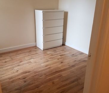 3 Bed Flat, Hichisson Road, SE15 - Photo 2