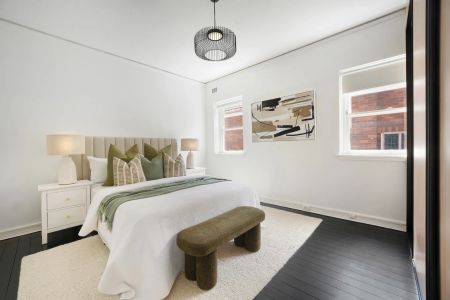 Generously proportioned (approx. 90 sqm), timeless Art Deco apartment - Photo 4