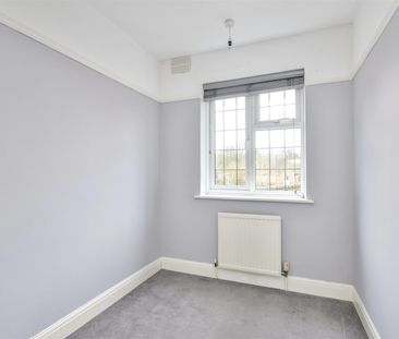 3 bed flat to rent in High Street, Chalfont St. Giles, HP8 - Photo 4