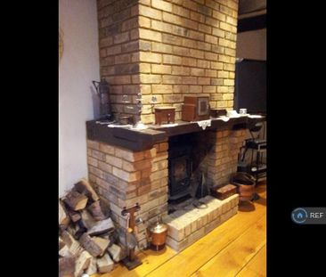 1 bedroom in a house share to rent - Photo 2
