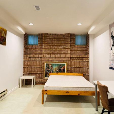 For Lease - 325 Wilfred Avenue, Toronto, Ontario - Photo 4