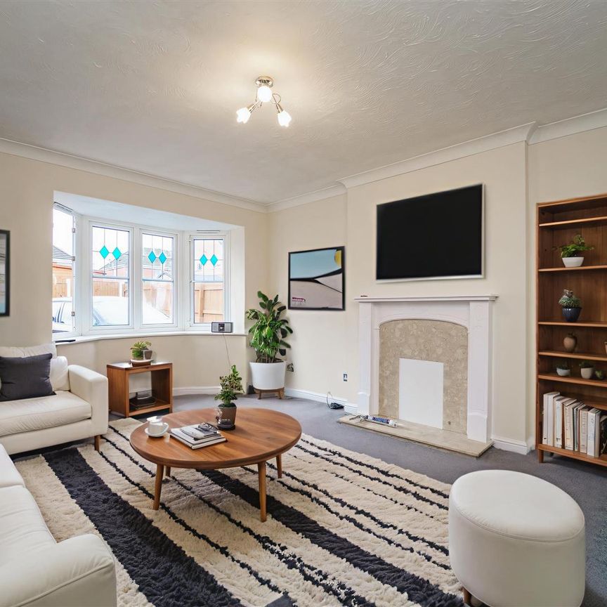 Chendre Close, Swinton - Photo 1