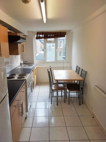 2 bedroom flat to rent - Photo 4