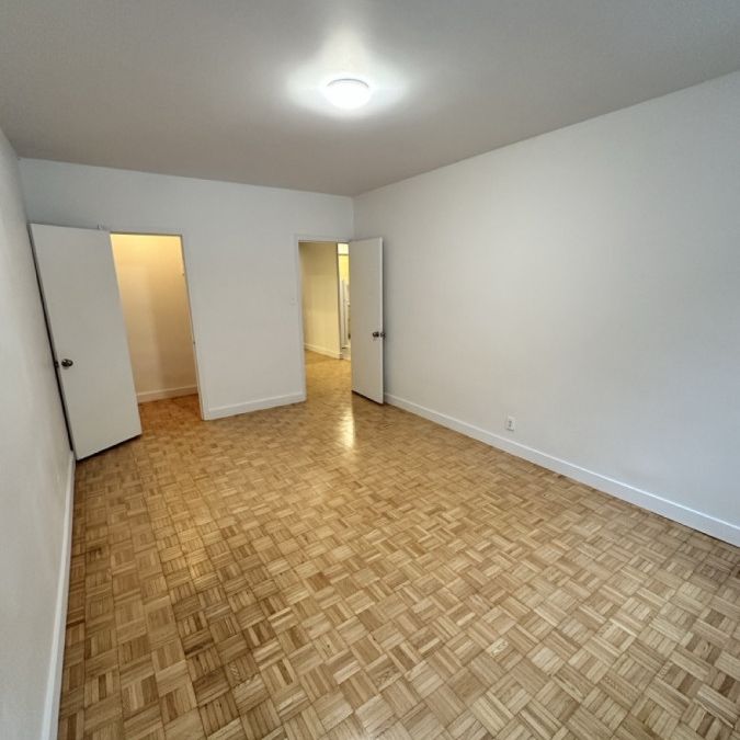 3484 Rue Stanley, #210 - Photo 1
