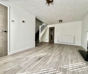 3 bedroom link detached house to rent - Photo 3