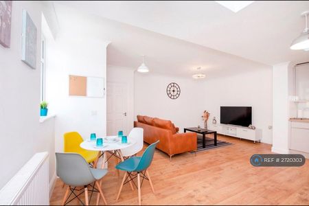 1 bedroom in a house share to rent - Photo 5