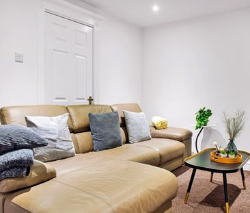 4 Bed Semi-Detached House, Glamis Road, NG5 - Photo 3