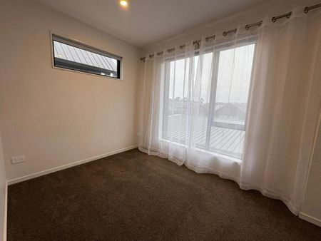 Modern 3-Bedroom Townhouse Backing onto Park - ... - Photo 2