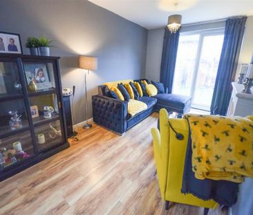 2 Bedroom End Terrace To Let - Photo 1