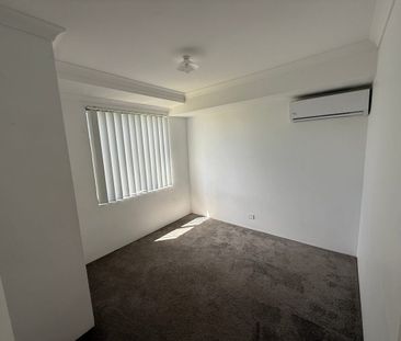 Bright, Spacious & Beautiful Lifestyle Home to Relax In. - Photo 5