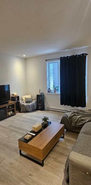 4 1/2 à louer - Photo 1