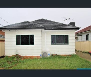 Family Home in Guildford - 4 Bed, 1 Bath - Photo 3