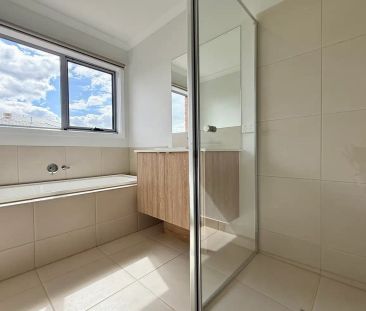 “Modern Family Living with Comfort and Convenience” - Photo 5