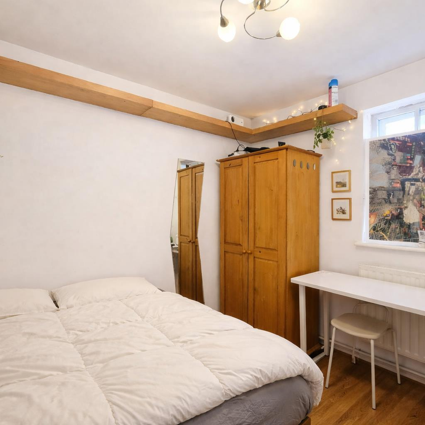 Edgeley Road, Clapham - Photo 1