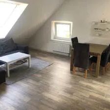 Attraktive Dachgeschoßwohnung in fußläufiger Citywohnlage! - Foto 1