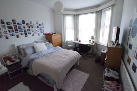 To Rent Fortescue Road, Charminster, Bournemouth, BH3 £2,675 pcm Tenancy Info - Photo 5