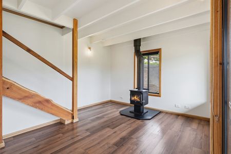 Charming 2-Bedroom Tiny Home - Photo 3