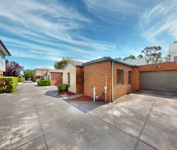 3 BEDROOM UNIT IN HEART OF PASCOE VALE - Photo 2