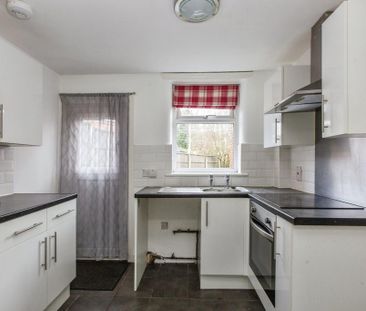 3 bedroom end of terrace house to rent - Photo 2