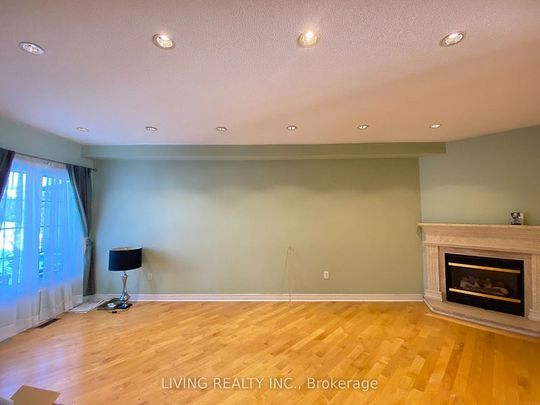 For Lease - 6360 Newcombe Drive, Mississauga, Ontario - Photo 1