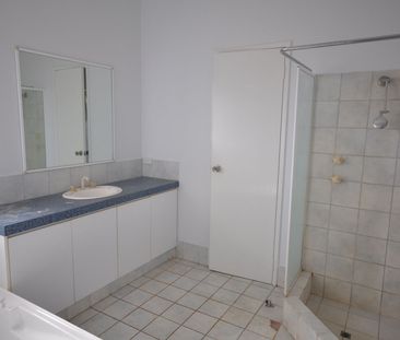 NEAT AND TIDY - 3x1 Close to CBD - Photo 6