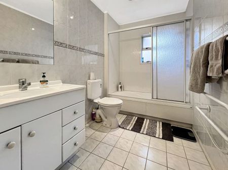 12 Stewart Gibson Road, The Gardens, Auckland - Photo 5