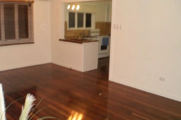 Well-Maintained Three-Bedroom Home in Convenient Carina Location - Photo 1