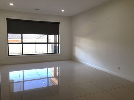 37 Forest Drive, Thurgoona NSW 2640 - House For Rent | Domain - Photo 3