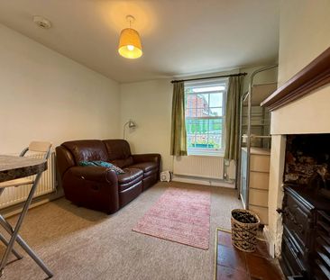Terraced House to rent on - Photo 5