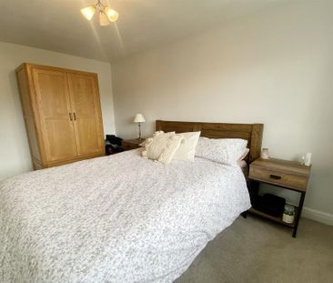 3 bedroom semi-detached house to rent - Photo 5