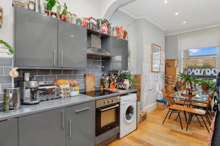 2 bedroom flat to rent - Photo 4