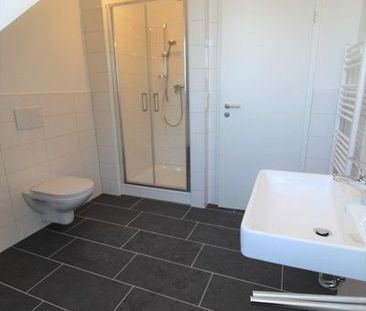 Mit Einbauküche: Moderne 2-Zimmer-Dachgeschosswohnung - Photo 1