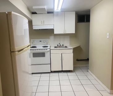 For Lease - 8 Ryecliffe Court, Toronto, Ontario - Photo 3