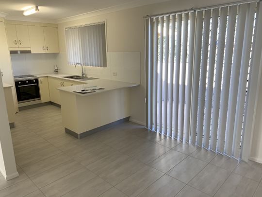 2/37 Piper Street, Tamworth - Photo 1