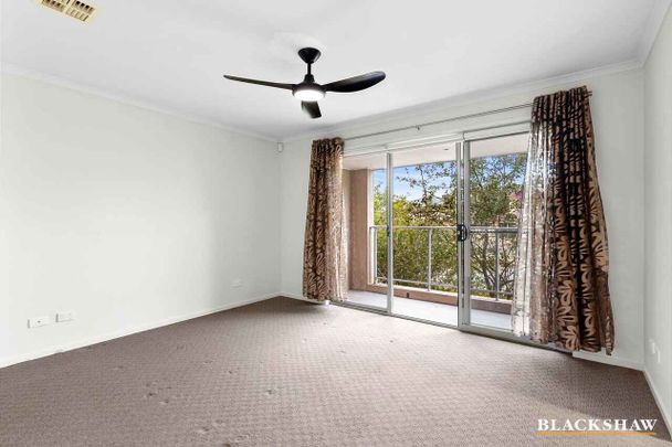 3-Bedroom Townhouse in Prime Tuggeranong Location - Photo 1