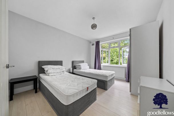 Martin Way, Morden, SM4 - Photo 1