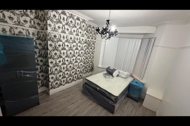 Room in a Shared House, Passey Road, B13 - Photo 1